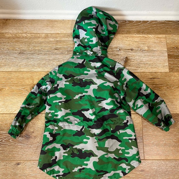 Kids Green Camouflage Hooded Raincoat - Lightweight Waterproof Jacket, Size 2-4 - Picture 8 of 9